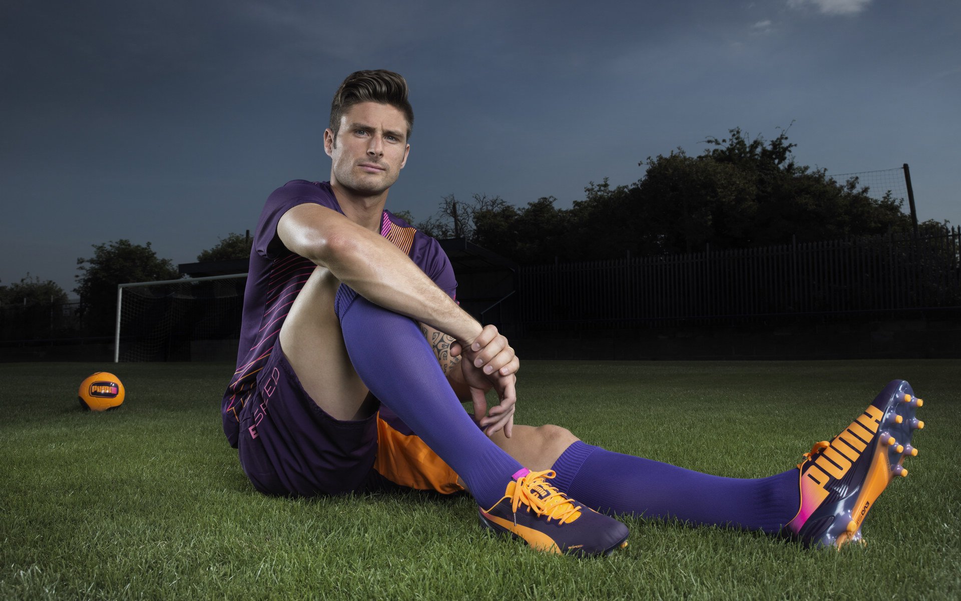 “中国足球运动员首次入驻国际联赛，开启海外征程”，中国有哪些足球运动员在国外联赛